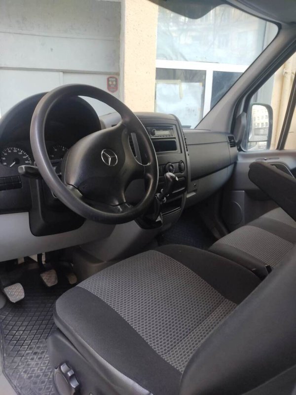 ფოტო 10 Mercedes-Benz Sprinter 2012