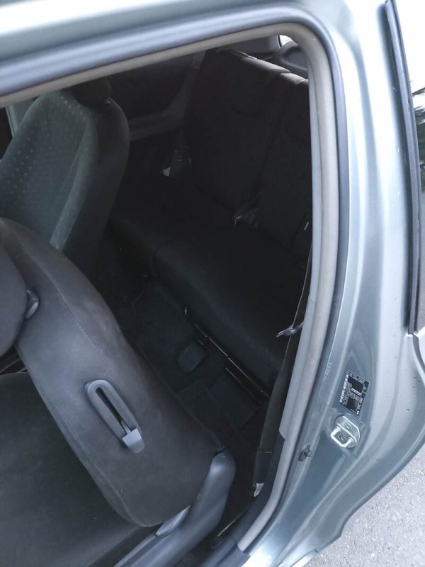ფოტო 2 TOYOTA Yaris 2006