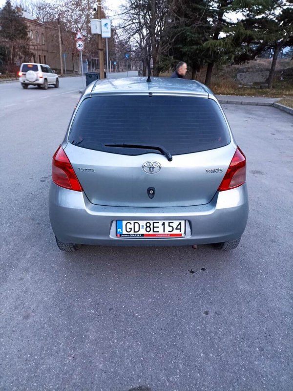 ფოტო 5 TOYOTA Yaris 2006
