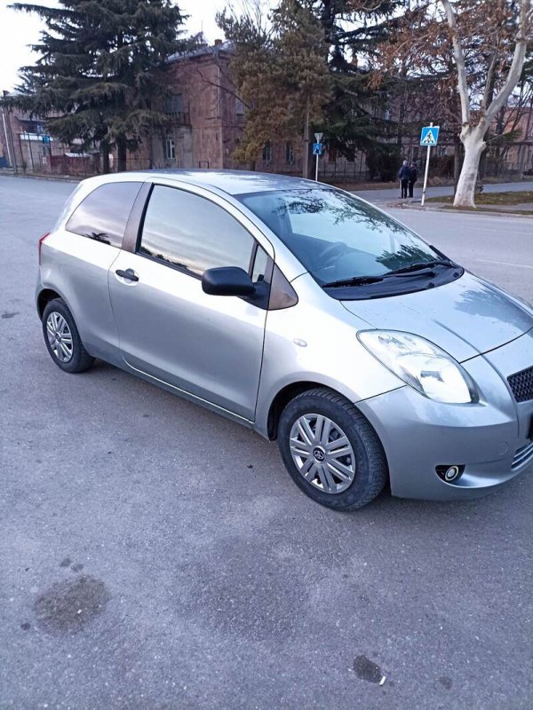 ფოტო 7 TOYOTA Yaris 2006