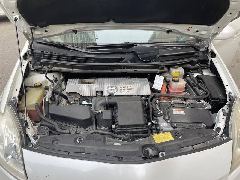 ფოტო 1 TOYOTA Prius 2013