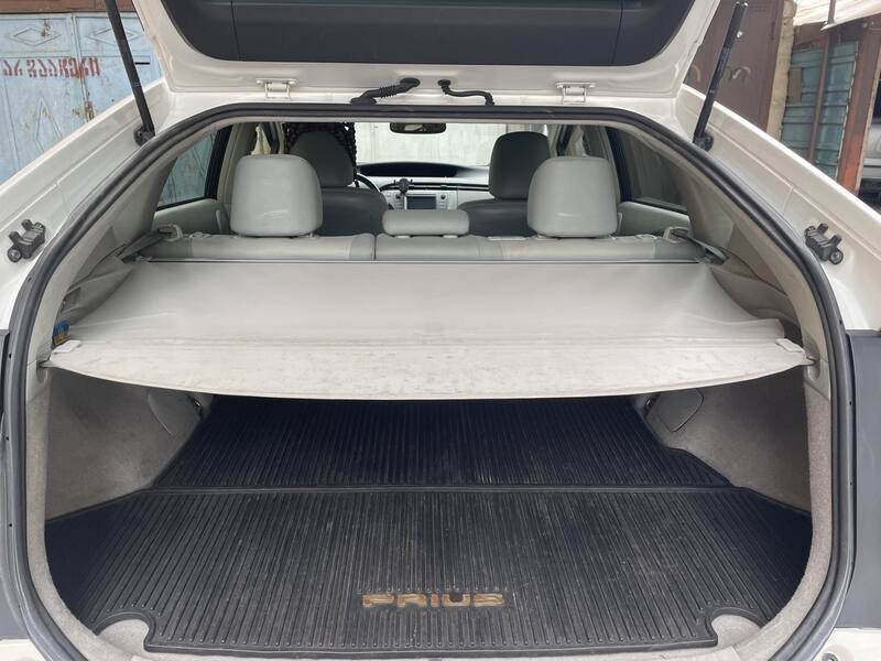 ფოტო 4 TOYOTA Prius 2013