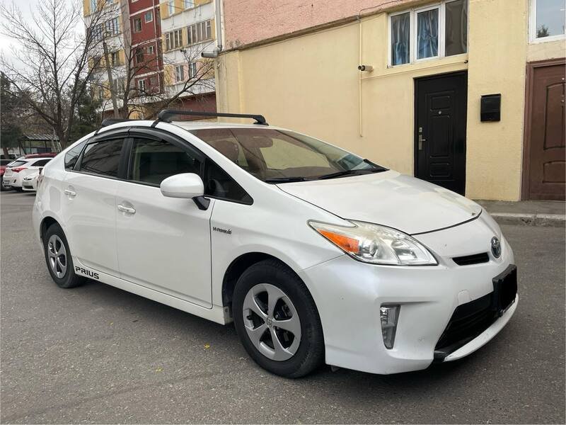 ფოტო 6 TOYOTA Prius 2013