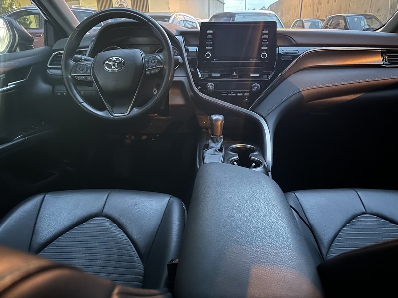 ფოტო 10 TOYOTA Camry 2021