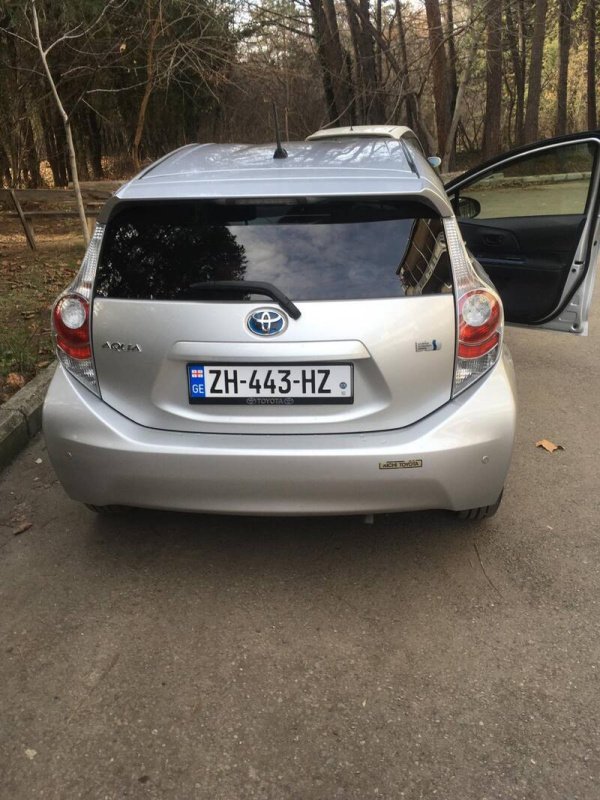 ფოტო 1 TOYOTA Aqua 2014