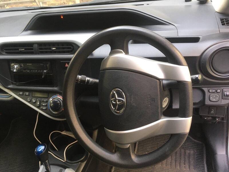 ფოტო 2 TOYOTA Aqua 2014