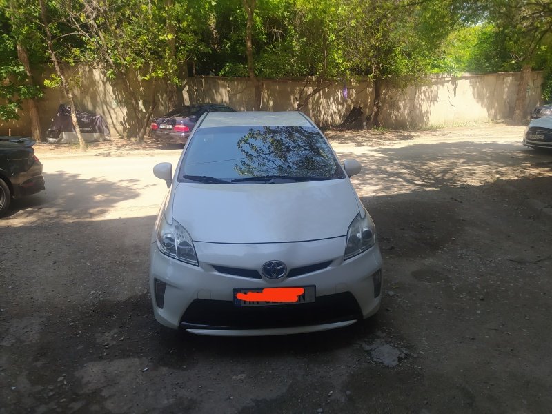 ფოტო 1 TOYOTA Prius 2014