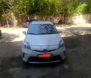 ფოტო 1 TOYOTA Prius 2014 thumb