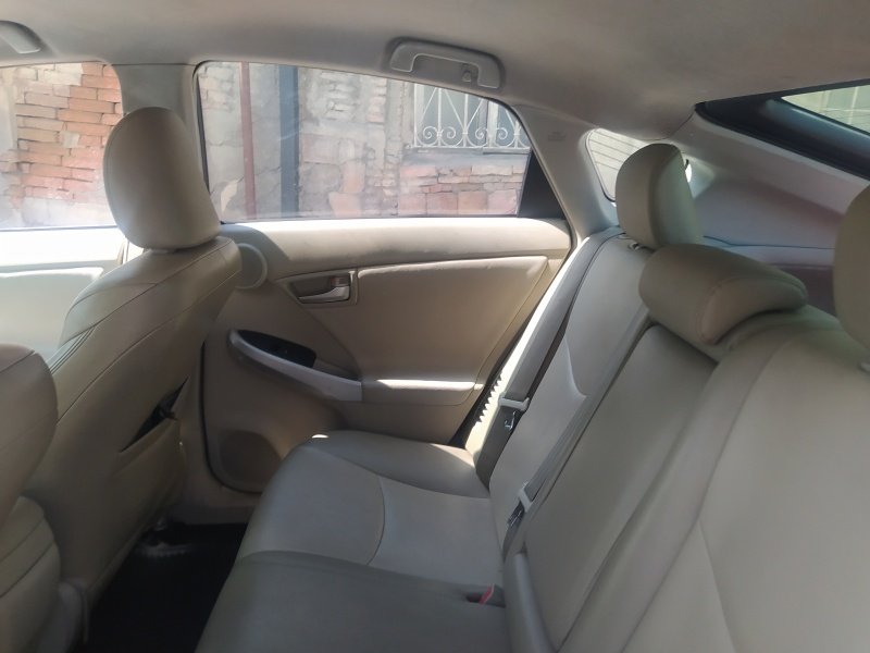 ფოტო 3 TOYOTA Prius 2014