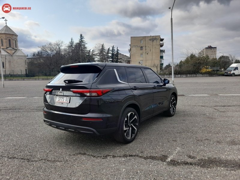 ფოტო 3 MITSUBISHI Outlander 2021