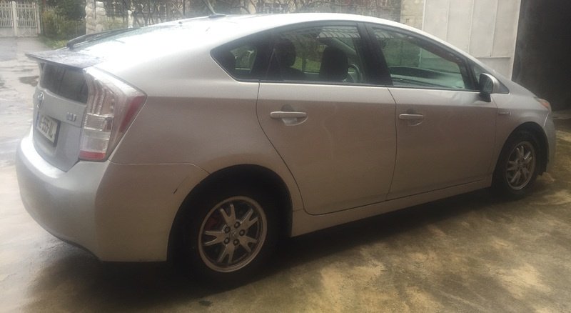 ფოტო 1 TOYOTA Prius 2011