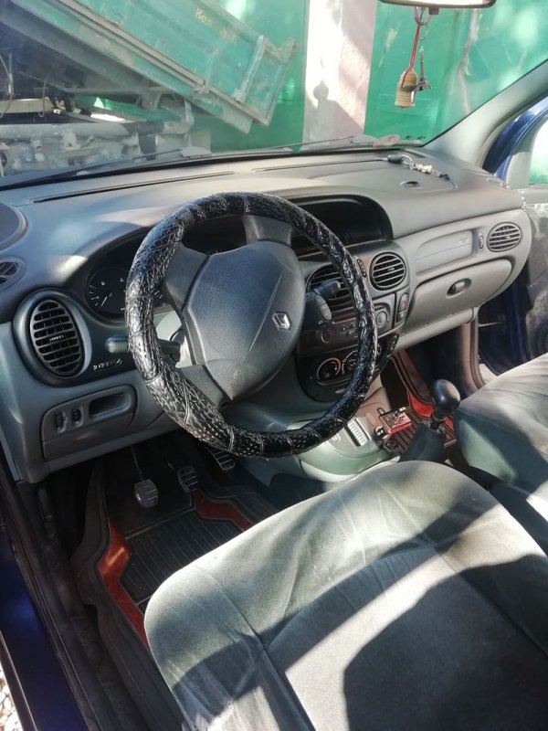 ფოტო 3 RENAULT Megane 1999