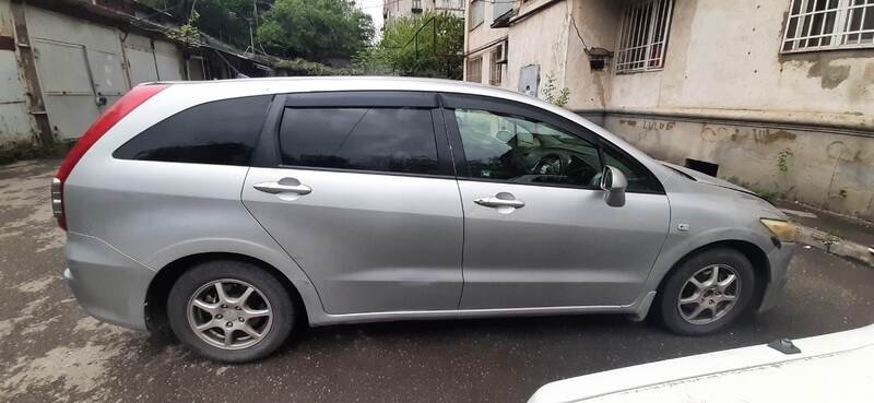ფოტო 2 HONDA Stream 2006