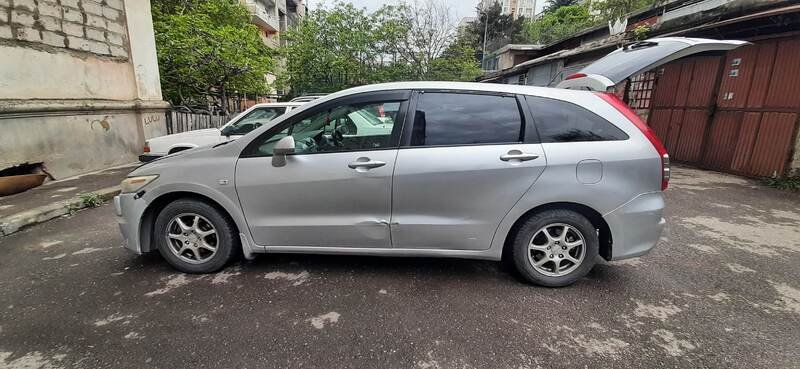 ფოტო 9 HONDA Stream 2006