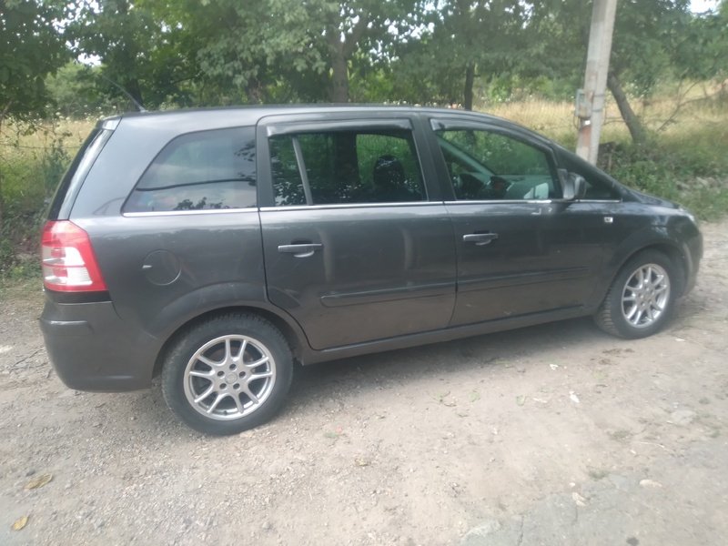 ფოტო 2 OPEL Zafira 2011