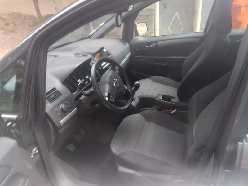 ფოტო 3 OPEL Zafira 2011