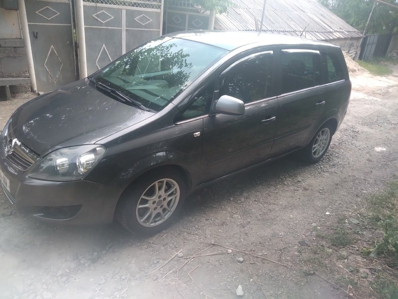 ფოტო 7 OPEL Zafira 2011